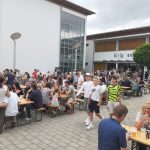 Besucherbereich am Vorplatz